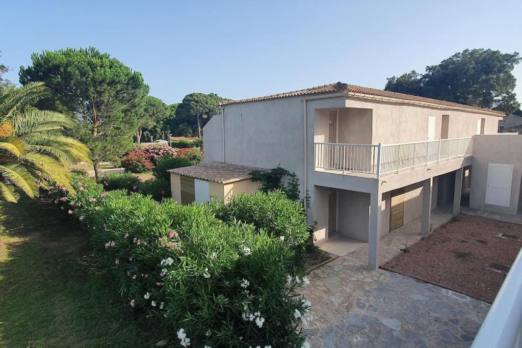 Fiori Di Cala Rossa Appartement T3 Dans Residence Hotelliere Chez Virginie Lecci Esterno foto