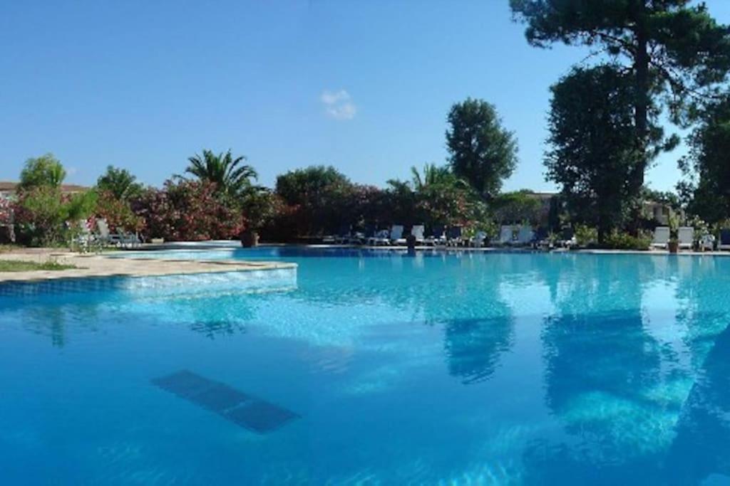 Fiori Di Cala Rossa Appartement T3 Dans Residence Hotelliere Chez Virginie Lecci Esterno foto